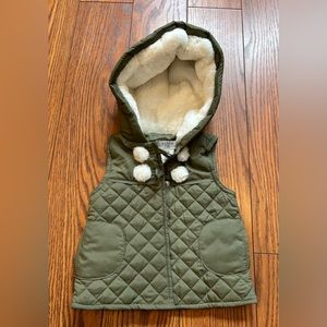 Aspen Kids baby girl 6-9 month quilted vest with faux fur lined hood